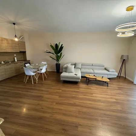 Apartamente Tirana * טיראנה