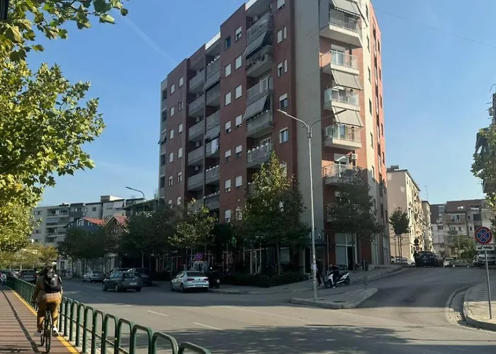Apartamente Tirana 아파트 *
