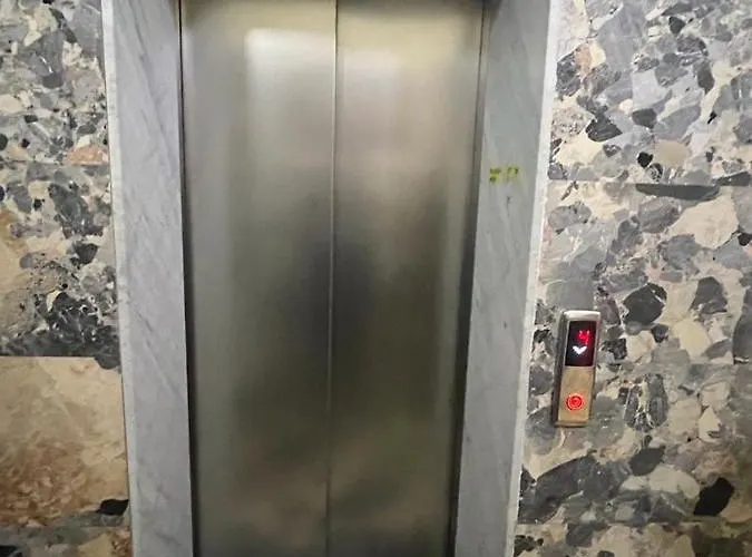 Lägenhet Apartamente Tirana *